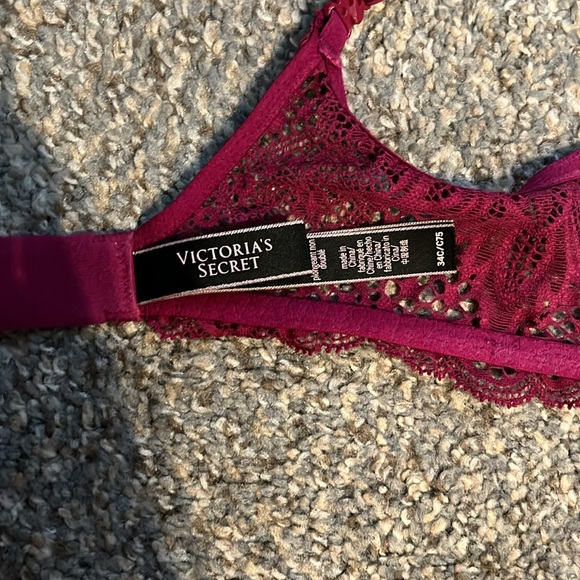 Victoria’s Secret Very Sexy Unlined Plunge Push-up without padding Lace Bra 34C - Picture 8 of 11